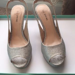 Evening Silver platform size 5 pump shoes